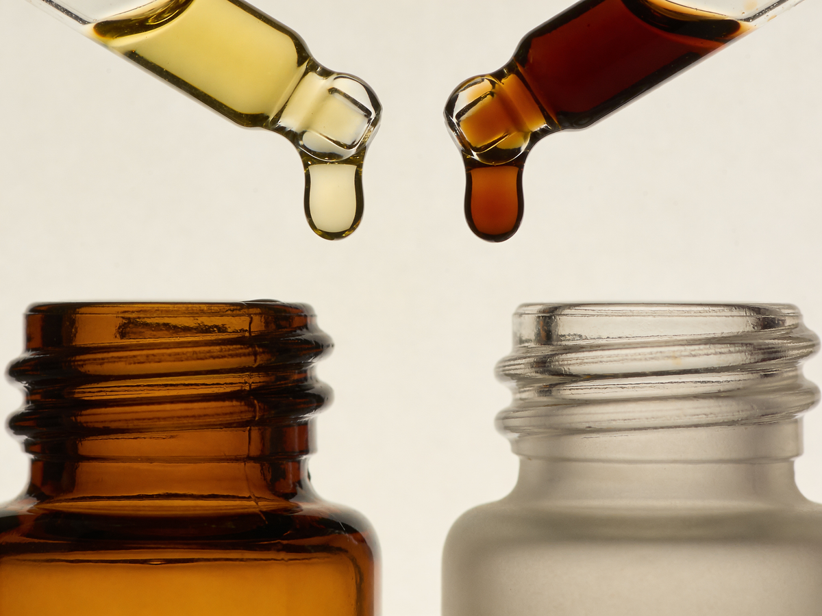 Porównanie świeżego i utlenionego serum z witaminą c